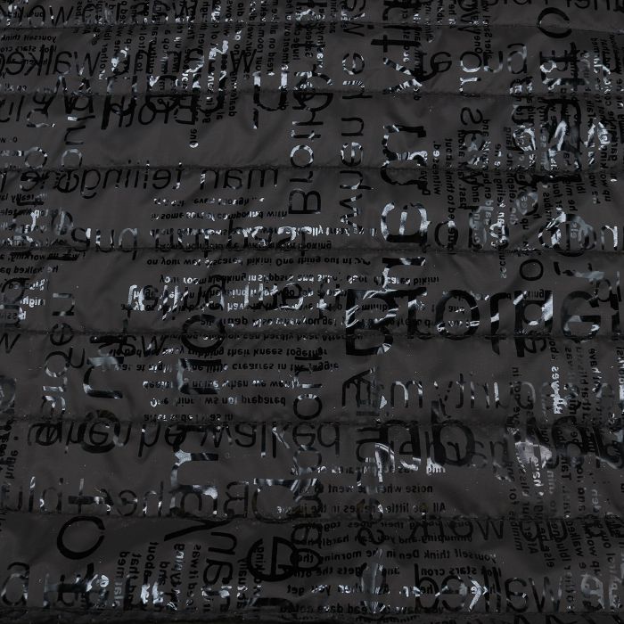 Ткань курточная стеганая на подкладе шир.140см, цв.черный с надписями стежка полоса 5см